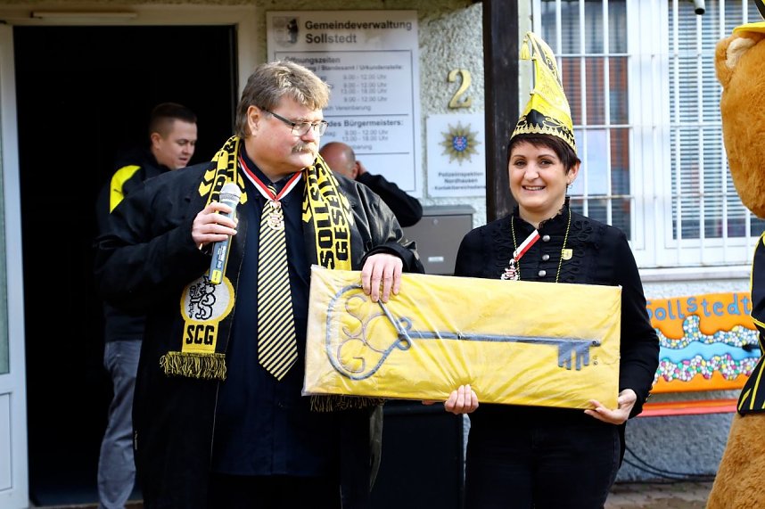 Schl&uuml;ssel &uuml;bergeben