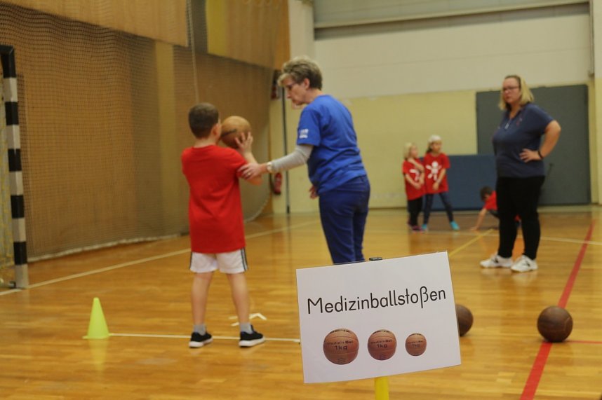 Zweiter Sensomotorischer Test in der Nordh&auml;user Ballspielhalle
