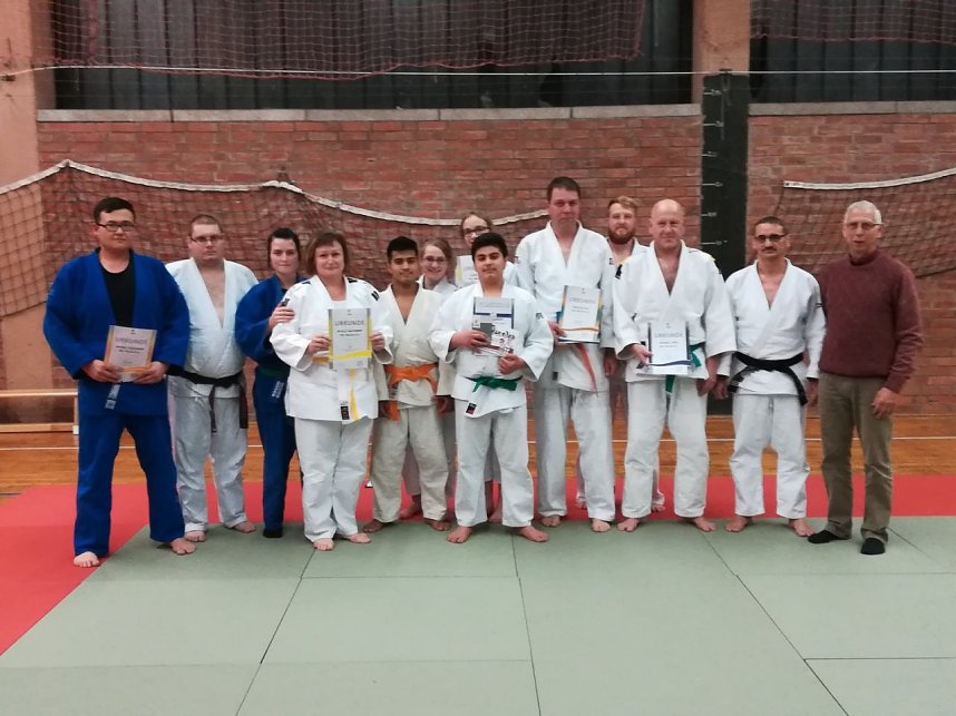 Erfolgreiche G&uuml;rtelpr&uuml;fung