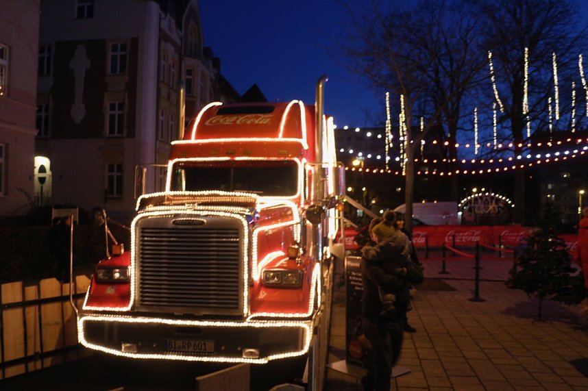 Handwerkermarkt und Theater-Adventskalender