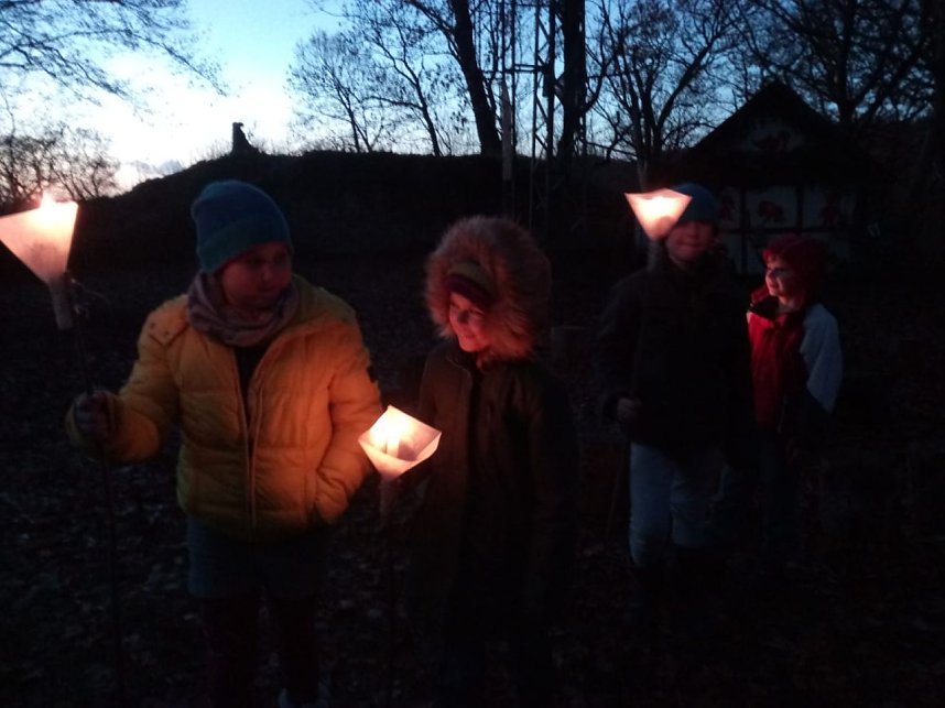 Lebendiger Adventskalender in Harztor