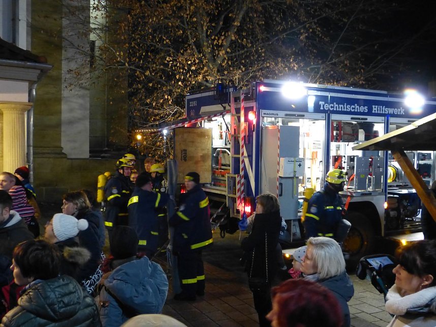 Aufregung am Theater-Adventskalender bei T&uuml;rchen No. 8