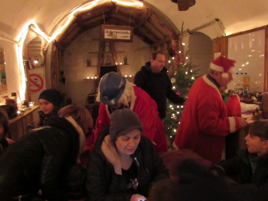 Lebendiger Adventskalender in Harztor