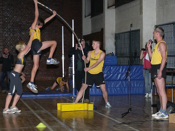 Halle &uuml;bergeben