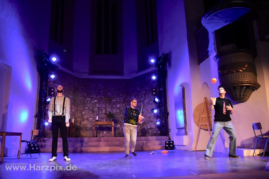 Drei Salto f&uuml;r Aschenbr&ouml;del