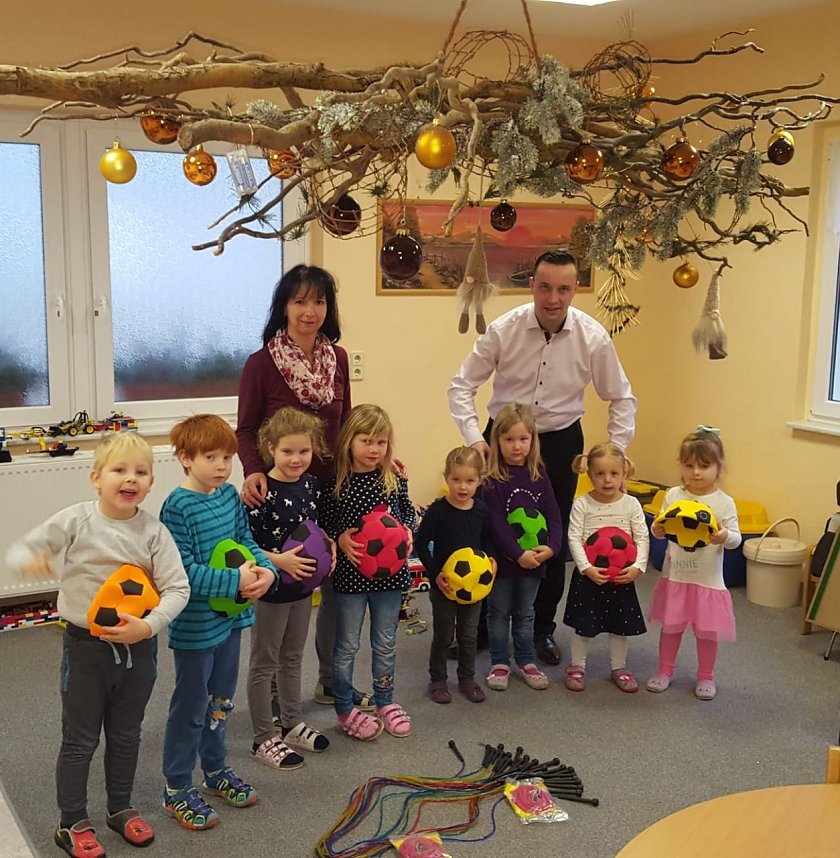 Neue Spielger&auml;te &uuml;berreicht