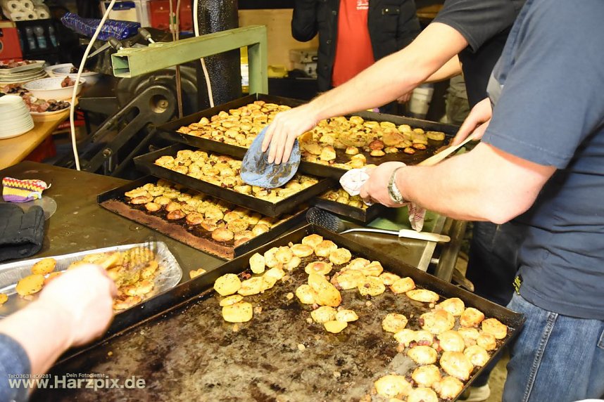 Kartoffelscheibenessen