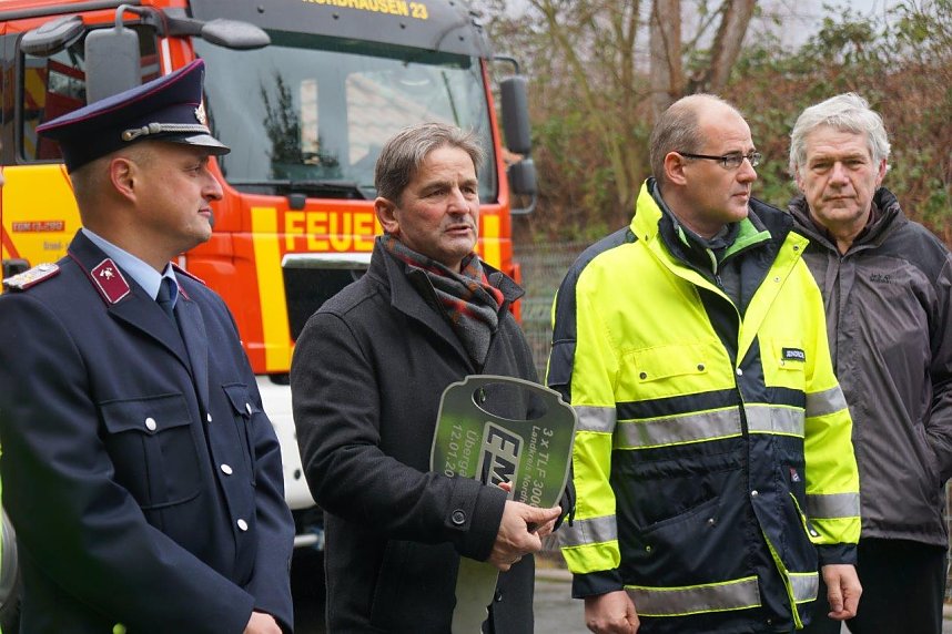 Fahrzeug&uuml;bergabe in Ellrich