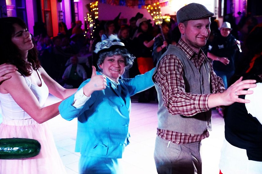 N&auml;rrisches Treiben in Urbach