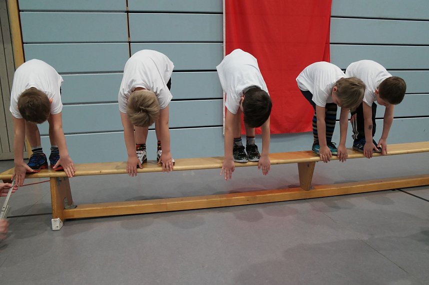 Die J&uuml;ngsten testeten Fitness und Geschicklichkeit