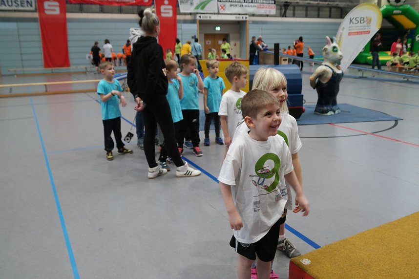 Die J&uuml;ngsten testeten Fitness und Geschicklichkeit