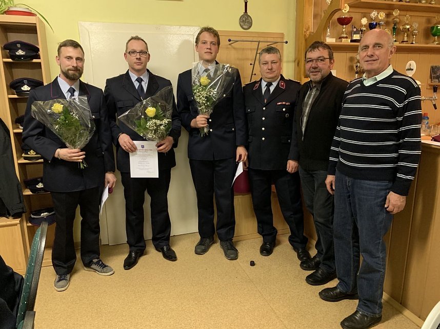 Auszeichnungen und Bef&ouml;rderungen