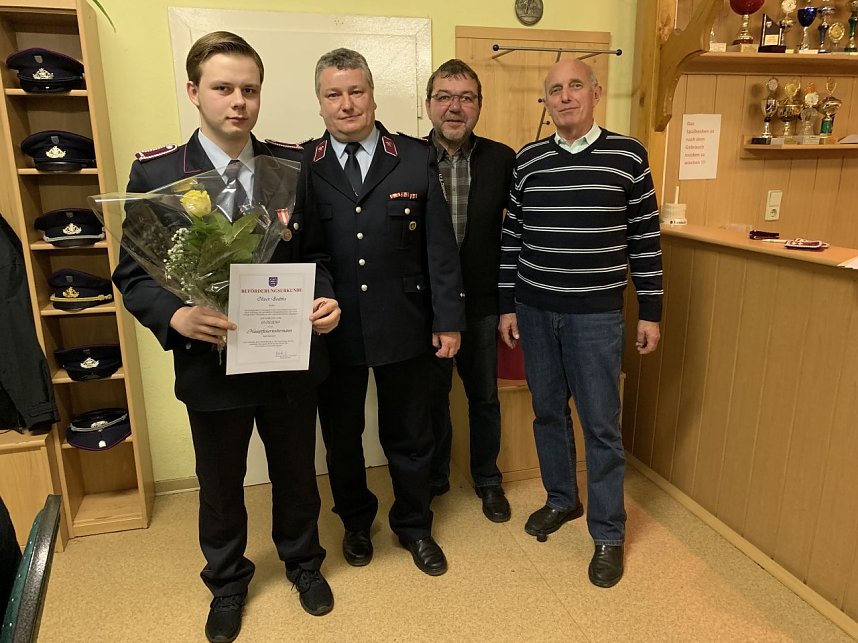 Auszeichnungen und Bef&ouml;rderungen