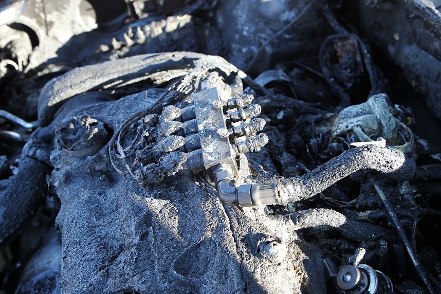 Auto brannte auf Rastplatz aus