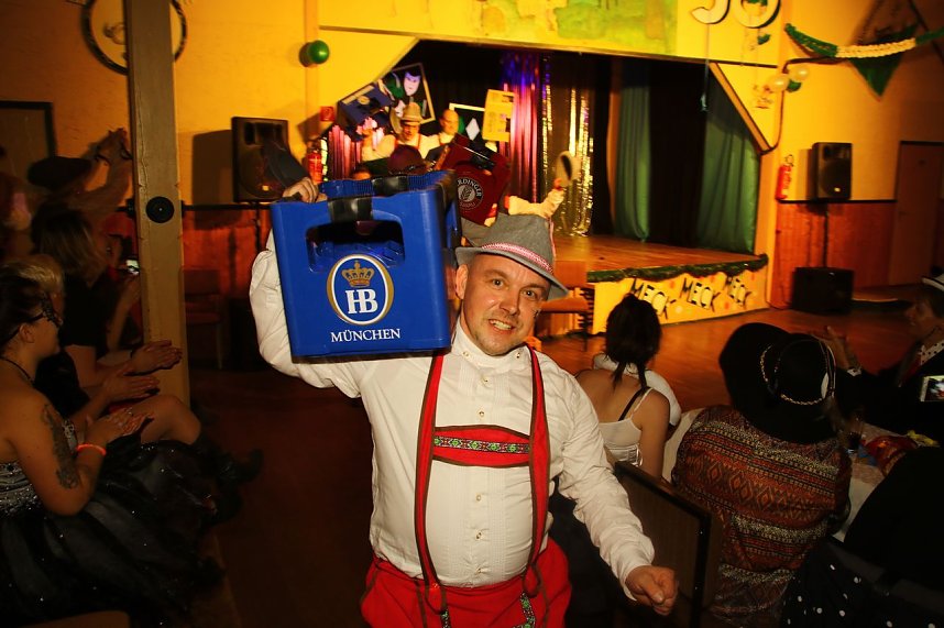 M&auml;nnerballett on Tour