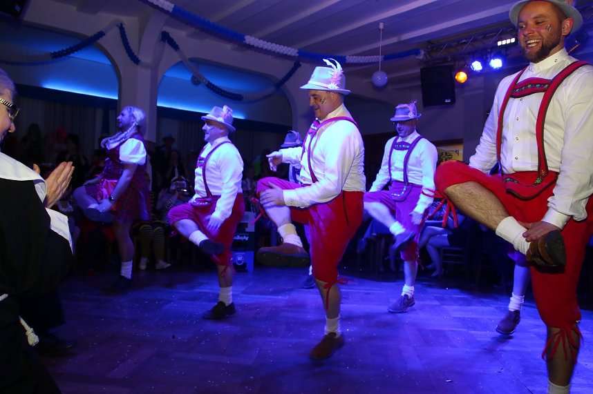 M&auml;nnerballett on Tour