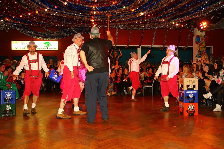 M&auml;nnerballett on Tour