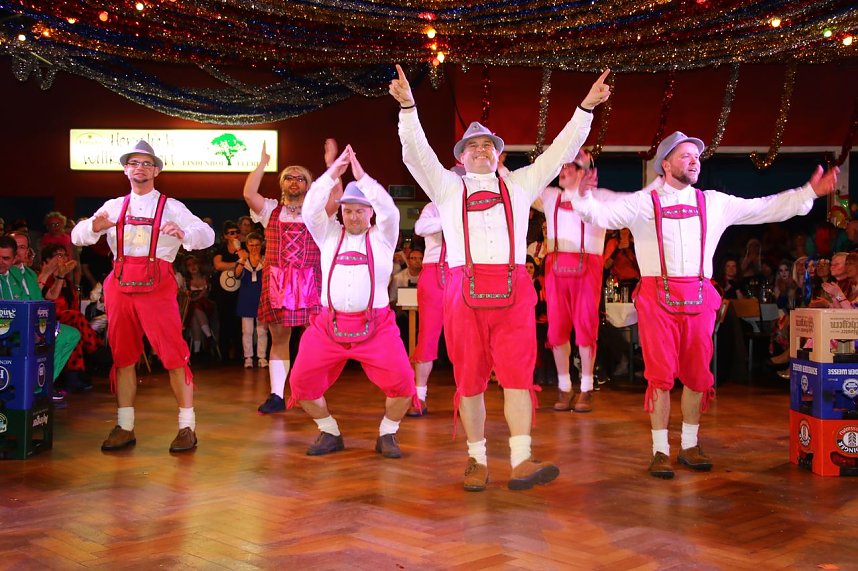 M&auml;nnerballett on Tour