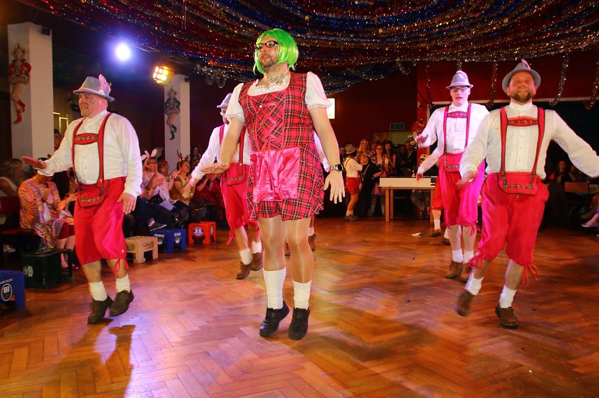 M&auml;nnerballett on Tour