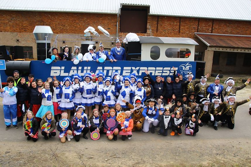 Festumzug zum 50. Jubil&auml;um in Wollersleben
