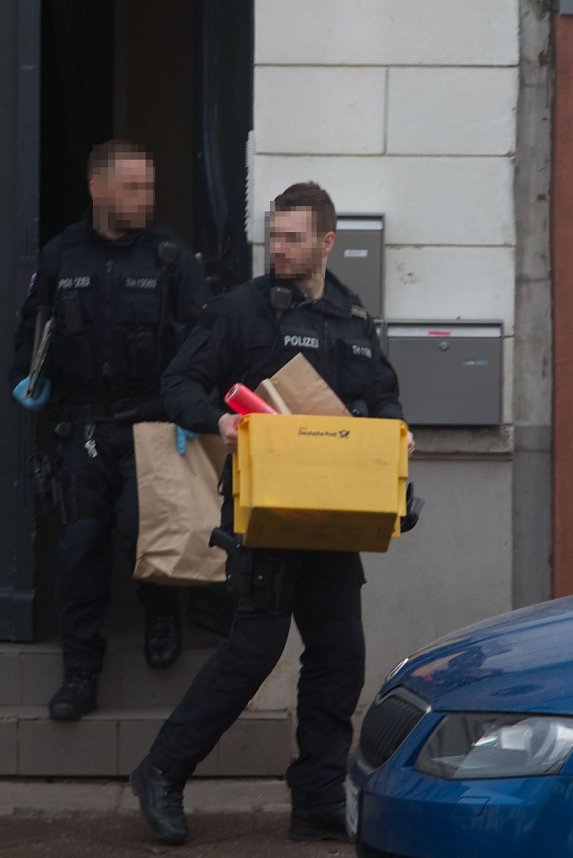 Mehrere Wohnungen durchsucht