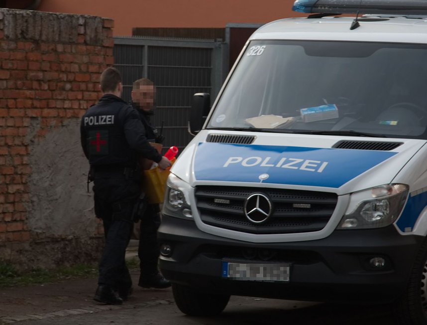 Mehrere Wohnungen durchsucht