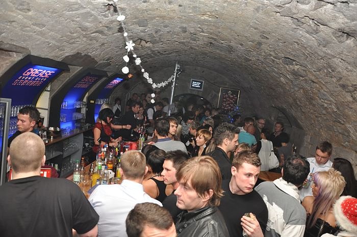 House Weihnachtsparty im Grease