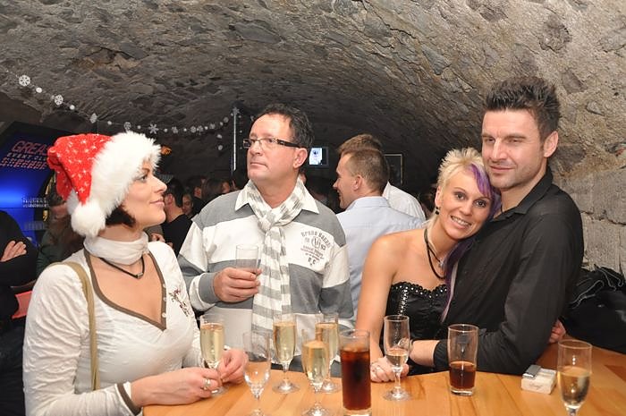 House Weihnachtsparty im Grease