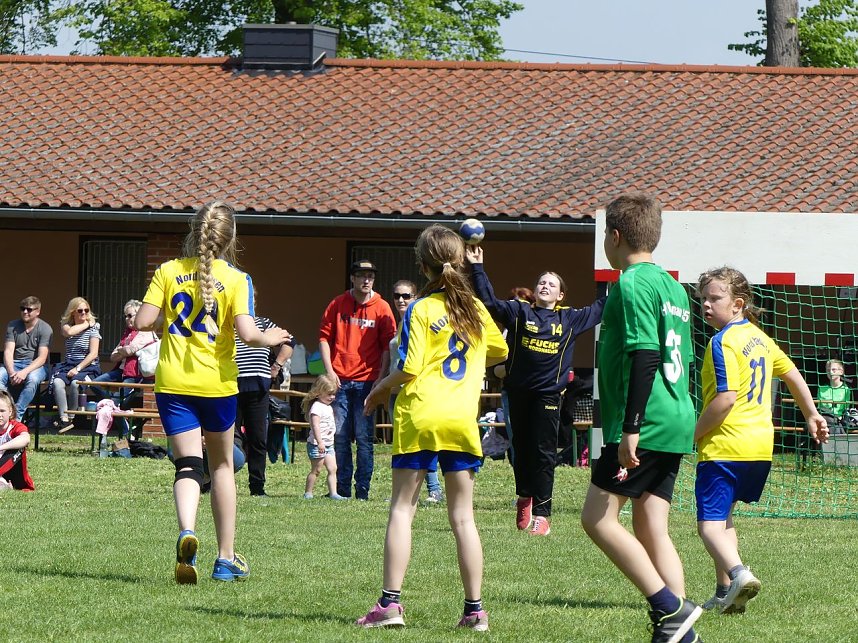 Erfolgreiche Handballhexen