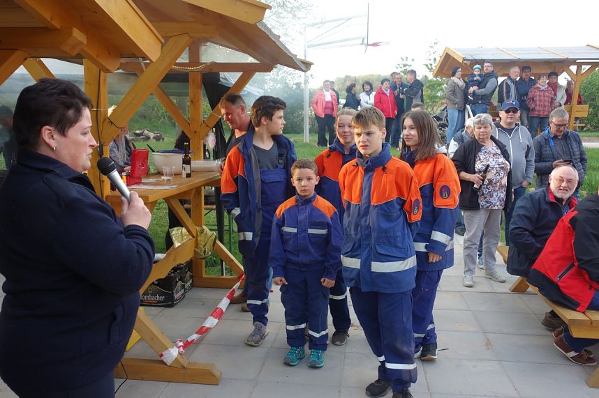 Maibaum in Herreden gesetzt