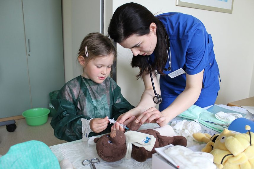 Bleicher&ouml;der zu Besuch in der Helios-Klinik