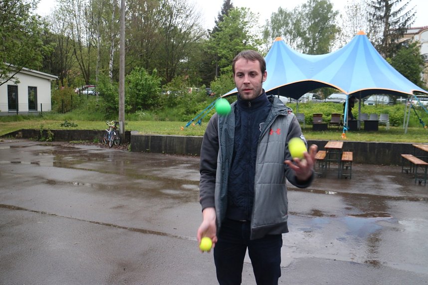 Kleinkunst aus dem Koffer -Zappelini er&ouml;ffnet die Zeltsaison