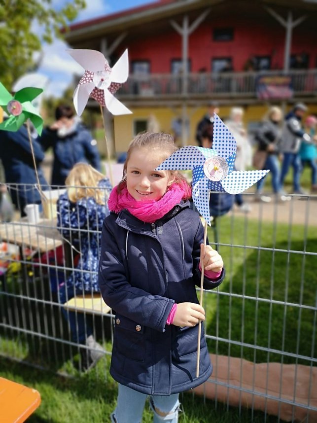 Windm&uuml;hlenbasteln beim L&auml;mmerfest