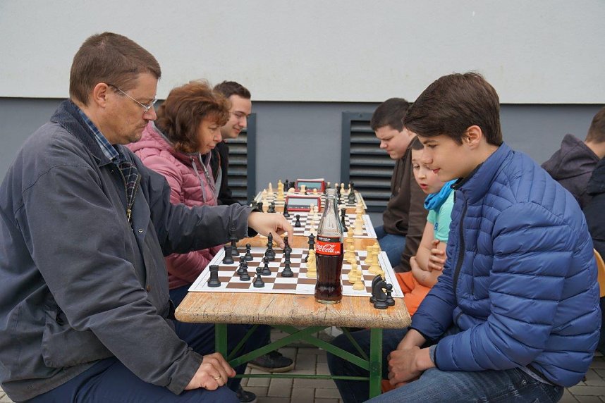 Der neue Sportplatz an der Ellricher Regelschule wurde heute eingeweiht. 