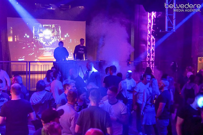 Party im Jugendclubhaus in Nordhausen - der Samstag