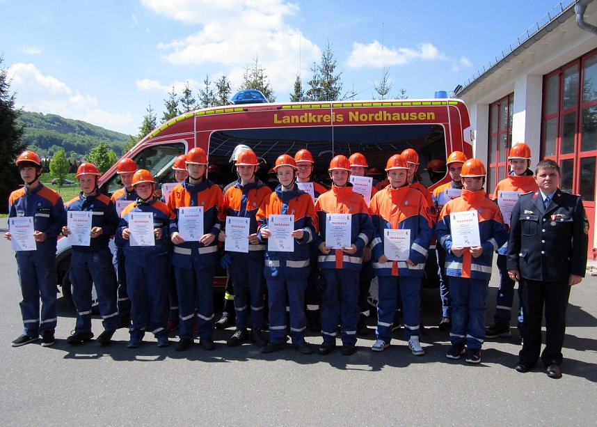 In den vergangenen zwei Wochen stellten sich insgesamt 33 Jugendfeuerwehrmitglieder in zwei Pr&uuml;fungsdurchg&auml;ngen selbst auf die Probe.