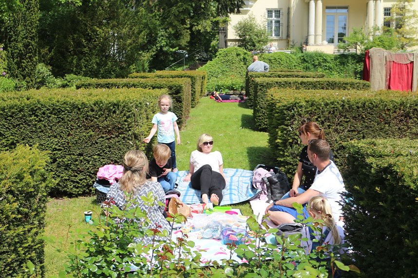 M&auml;rchenpicknick im Meyenburg-Park