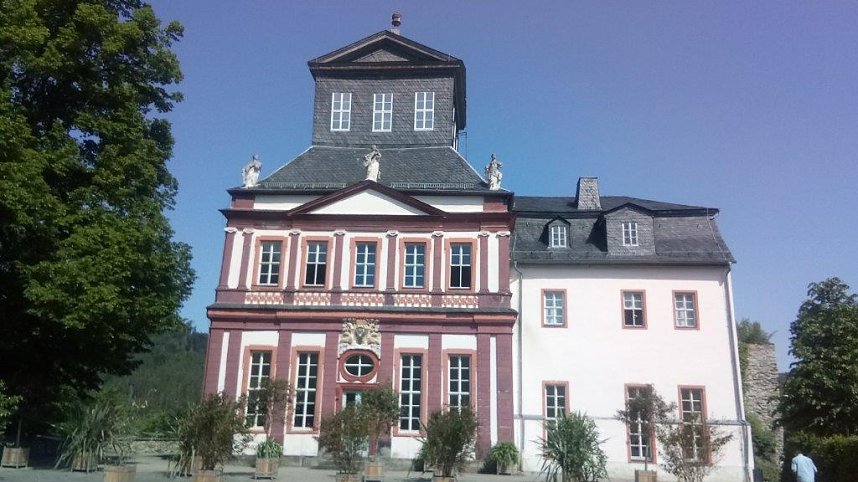 Schloss, Waffen, Haflinger, Reiterspiele, Stutenmilchlik&ouml;r