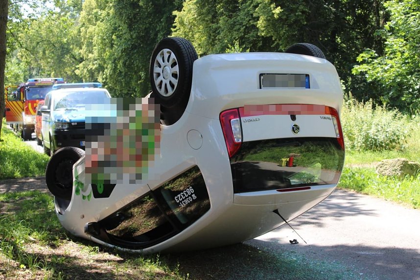 Lieferauto &uuml;berschlug sich