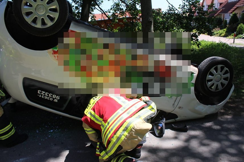 Lieferauto &uuml;berschlug sich