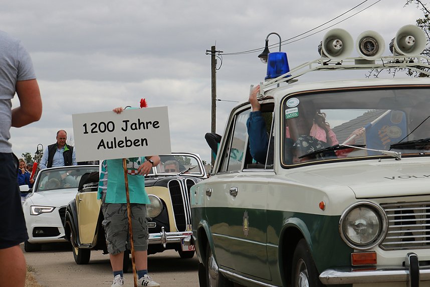 Gro&szlig;er Festumzug in Auleben