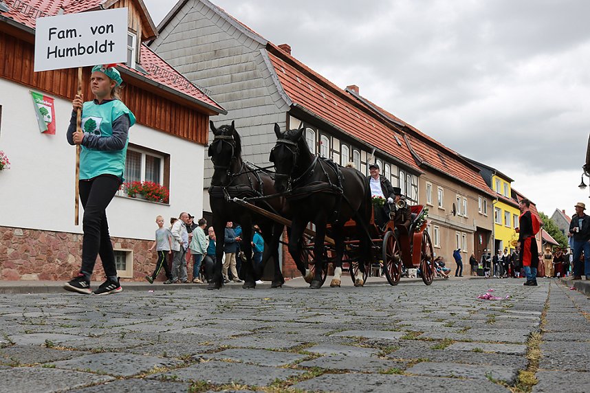 Gro&szlig;er Festumzug in Auleben