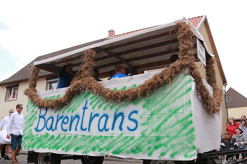 Gro&szlig;er Festumzug in Auleben