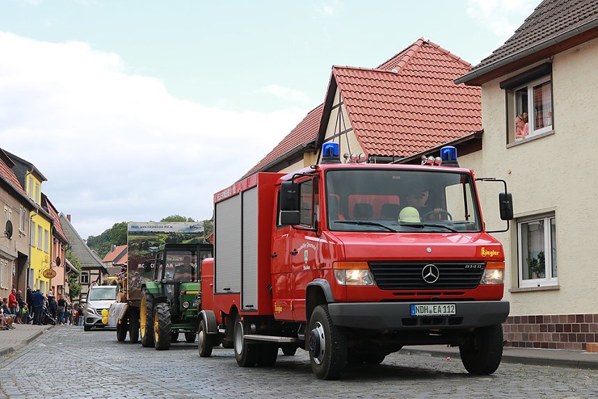 Gro&szlig;er Festumzug in Auleben