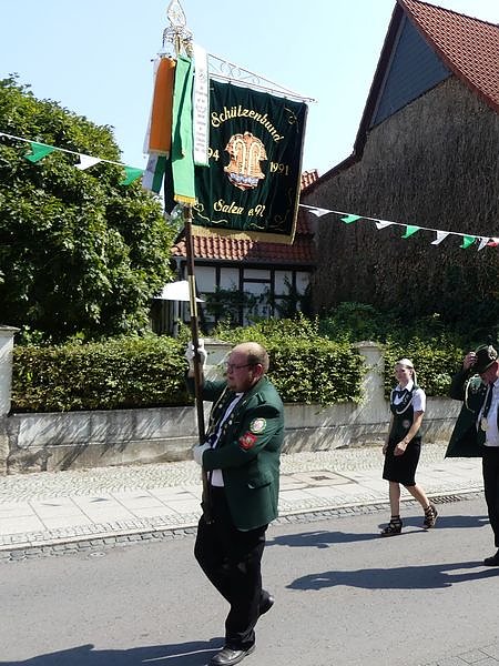 Gro&szlig;er Umzug zum Ellricher Sch&uuml;tzenfest