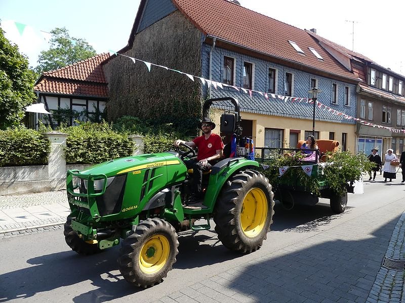 Gro&szlig;er Umzug zum Ellricher Sch&uuml;tzenfest