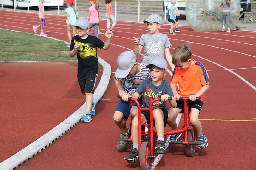 Schulanfangsaktionstag auf dem Hohekreuz-Sportplatz