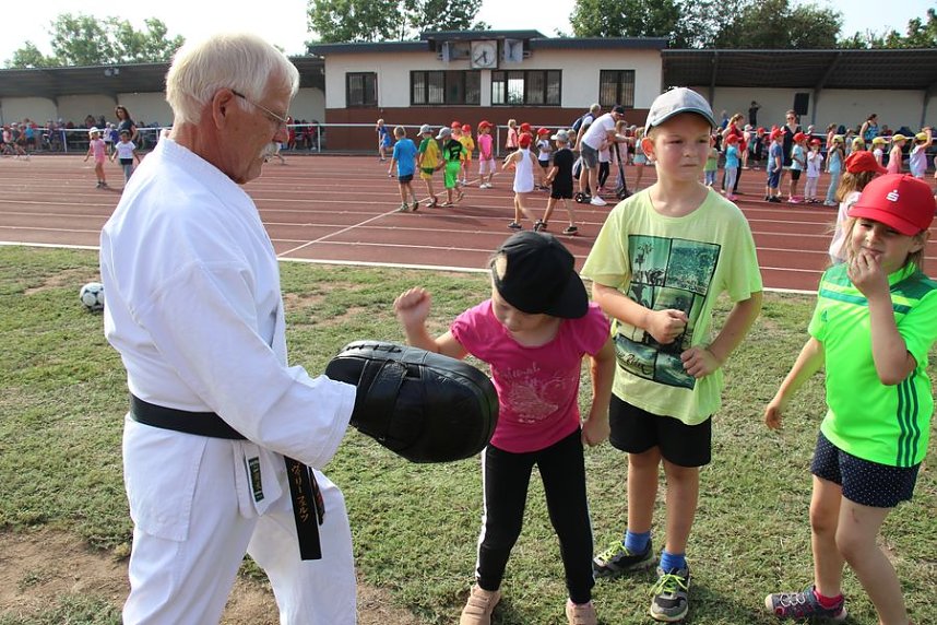 Schulanfangsaktionstag auf dem Hohekreuz-Sportplatz