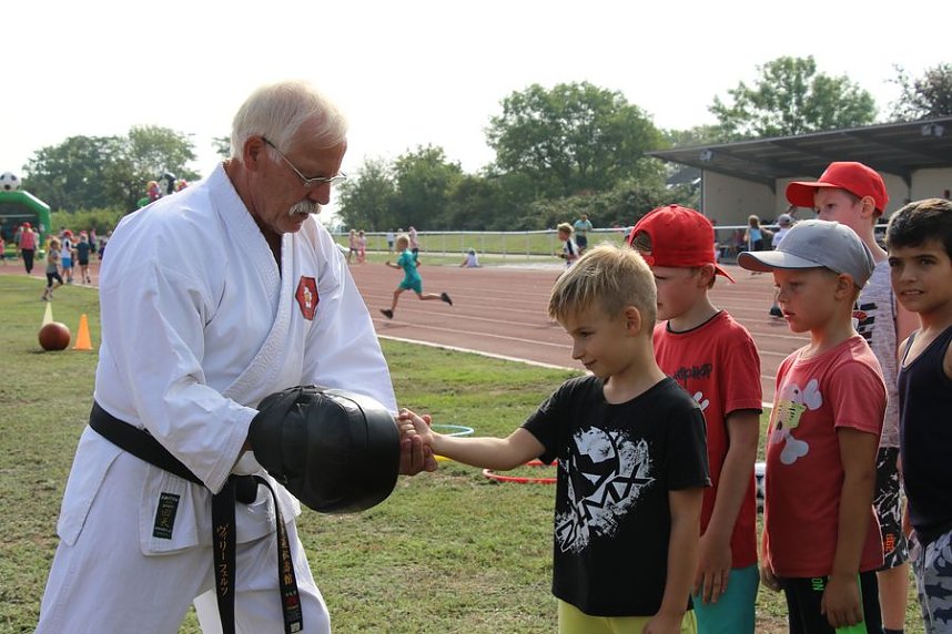Schulanfangsaktionstag auf dem Hohekreuz-Sportplatz