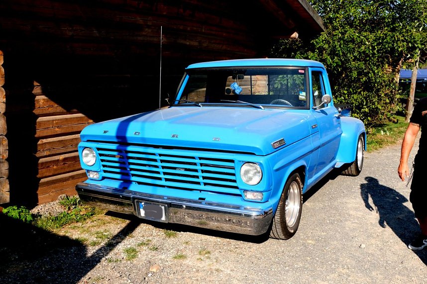 US-Cars in der Westernstadt